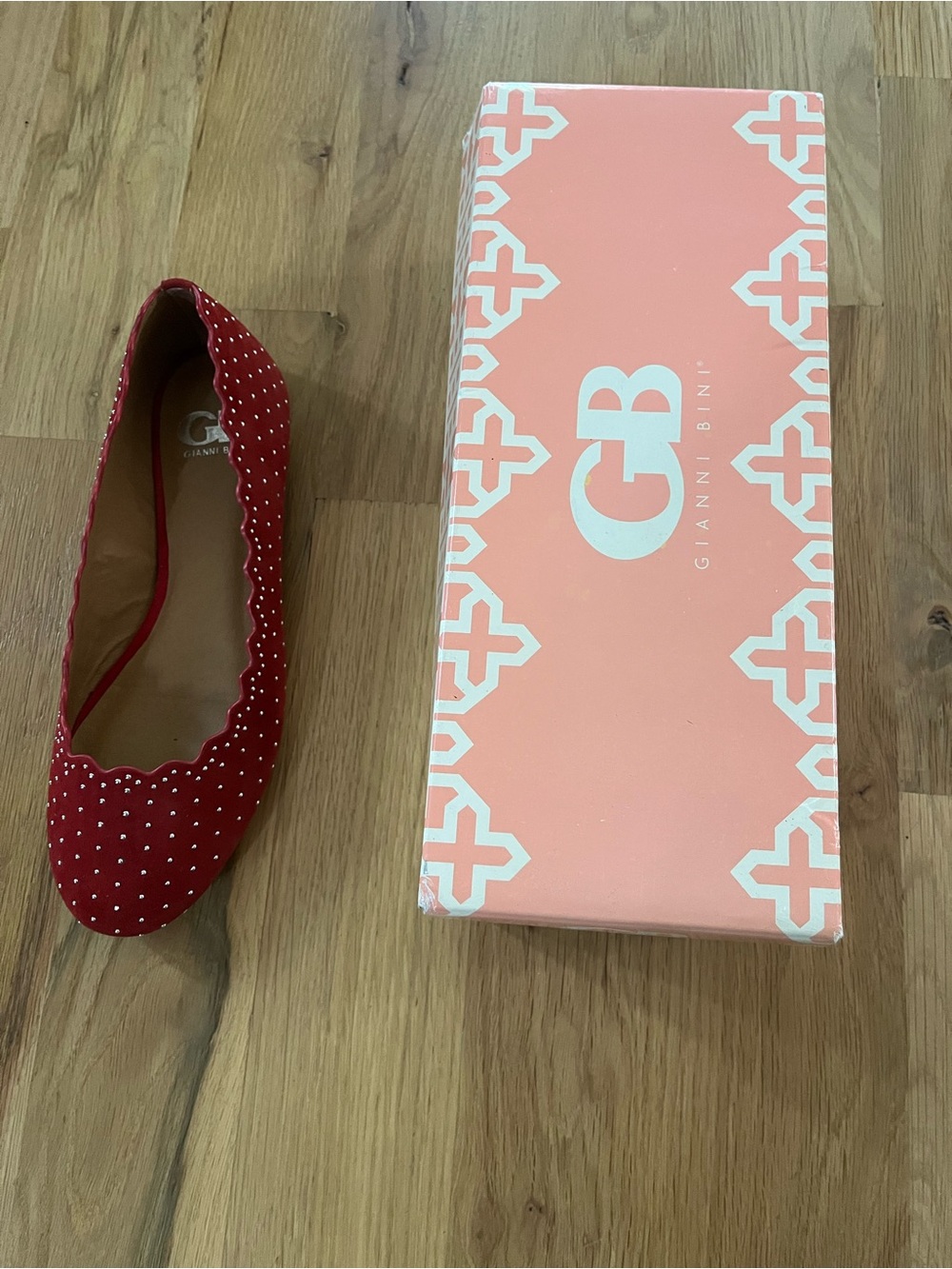 Gianni Bini Red Polka Dot Scalloped Edge Flats - Picture 2 of 2